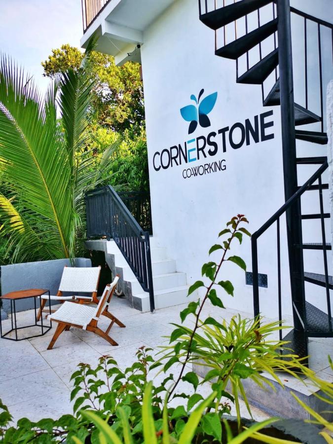 Cornerstone Bali Coworking Hostel ชังกู ภายนอก รูปภาพ